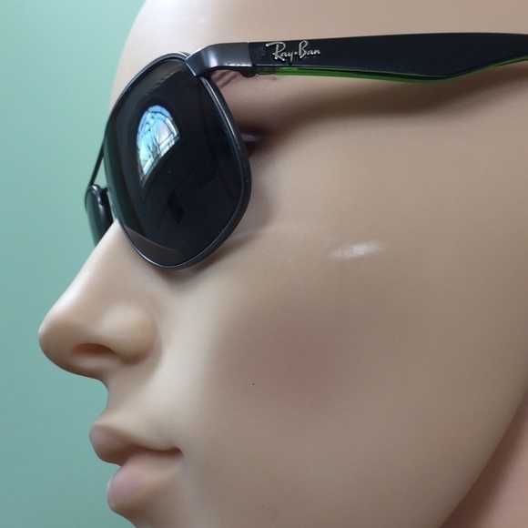 Ray-Ban Sunglasses - Picture 6 of 8